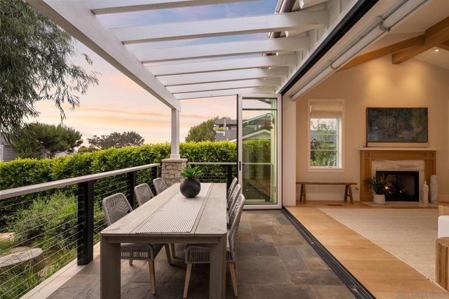 1023 Stratford Ct, Del Mar, CA 92014