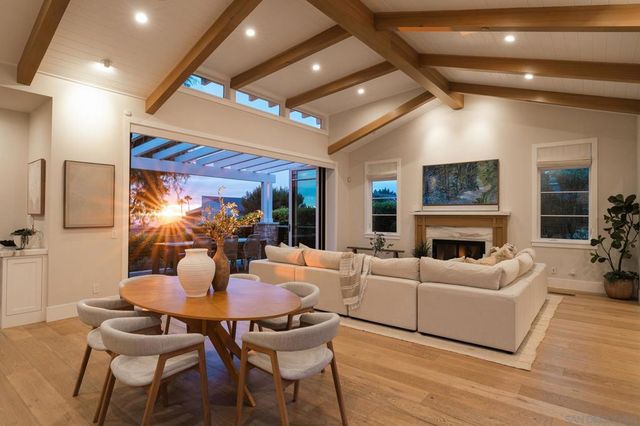 1023 Stratford Ct, Del Mar, CA 92014