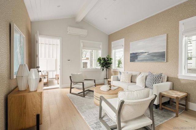 1023 Stratford Ct, Del Mar, CA 92014