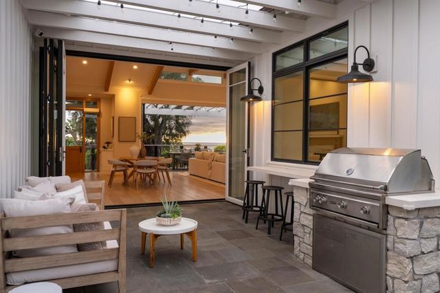 1023 Stratford Ct, Del Mar, CA 92014