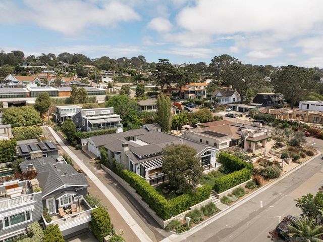 1023 Stratford Ct, Del Mar, CA 92014