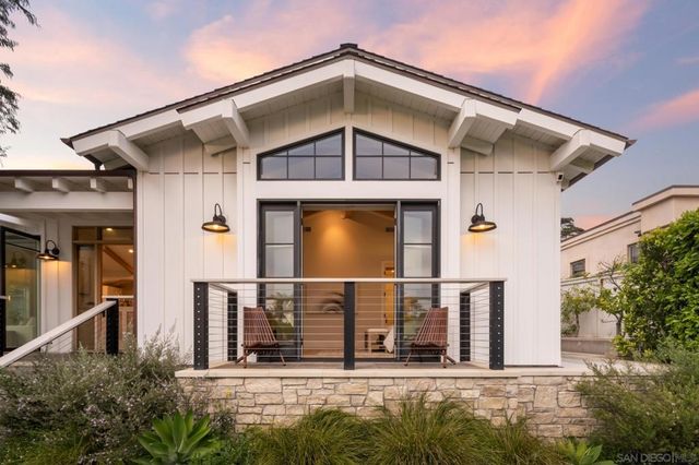 1023 Stratford Ct, Del Mar, CA 92014