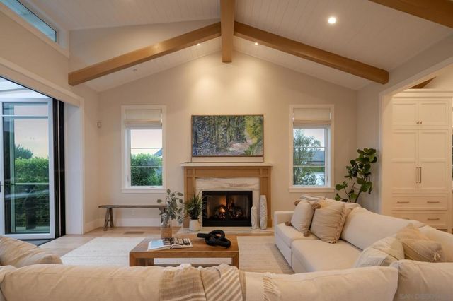 1023 Stratford Ct, Del Mar, CA 92014