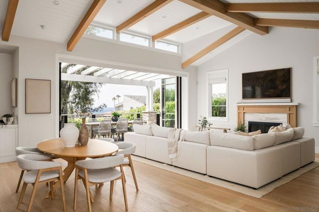 1023 Stratford Ct, Del Mar, CA 92014