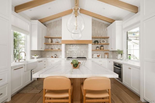1023 Stratford Ct, Del Mar, CA 92014
