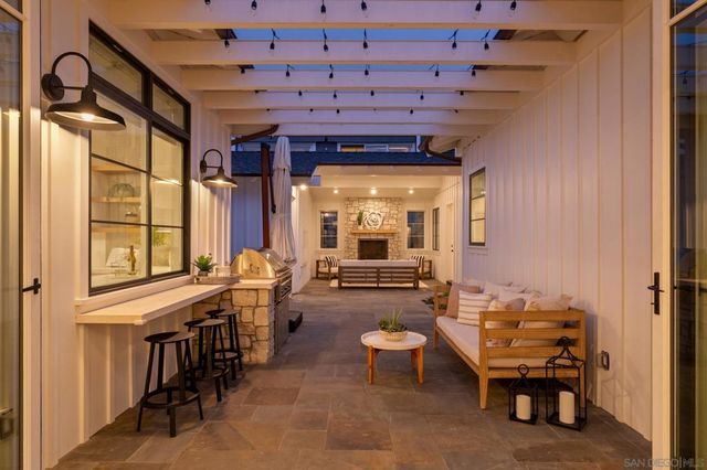 1023 Stratford Ct, Del Mar, CA 92014
