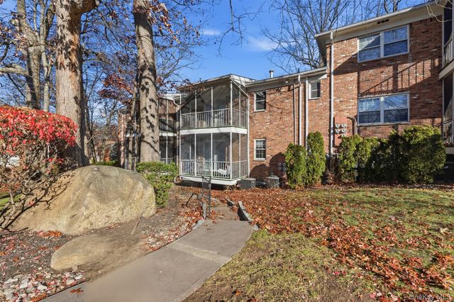 31 Milford Lane, Suffern, NY 10901