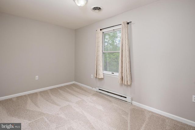 335 YORKSHIRE DR, Hagerstown, MD 21740