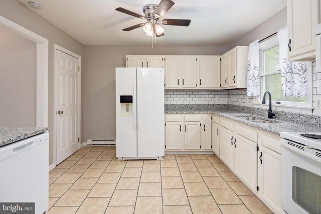 335 YORKSHIRE DR, Hagerstown, MD 21740