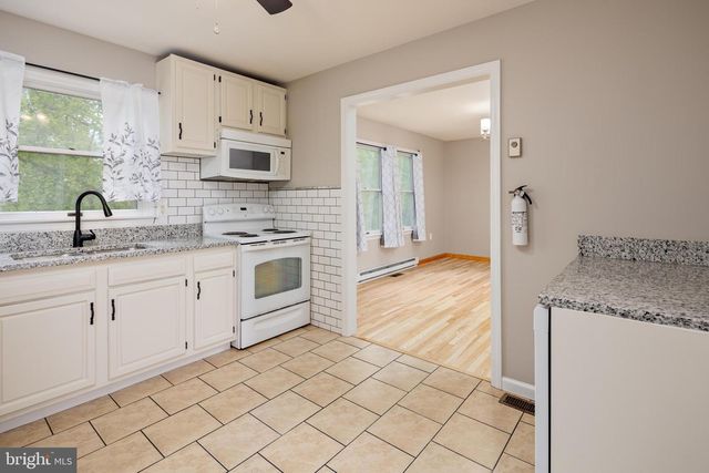 335 YORKSHIRE DR, Hagerstown, MD 21740