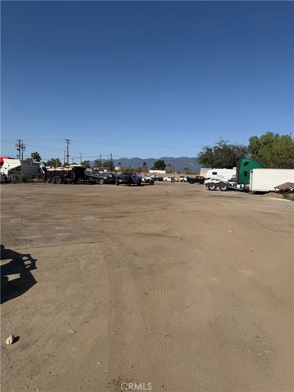 Image 2 of property listing at 1966 W Rialto, San Bernardino, CA 92410