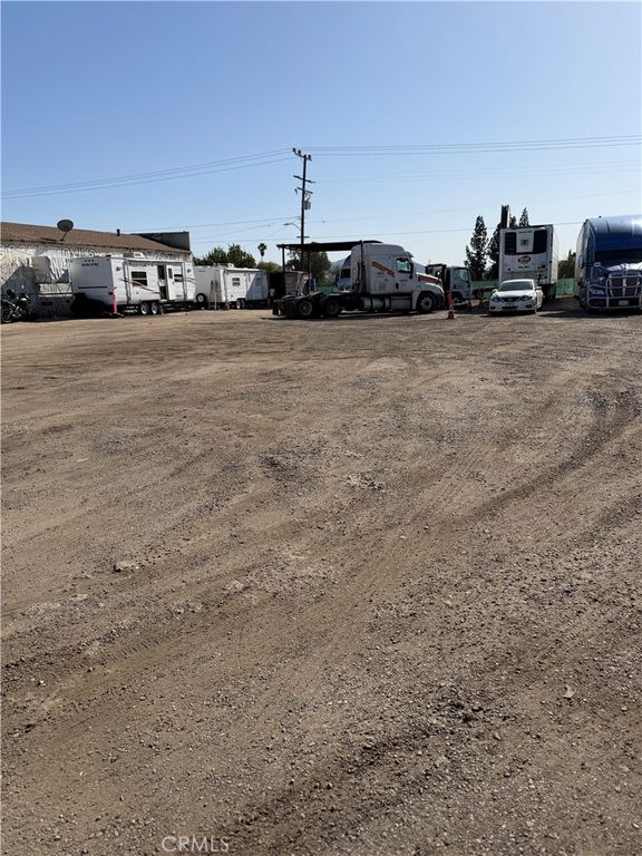 Image 3 of property listing at 1966 W Rialto, San Bernardino, CA 92410