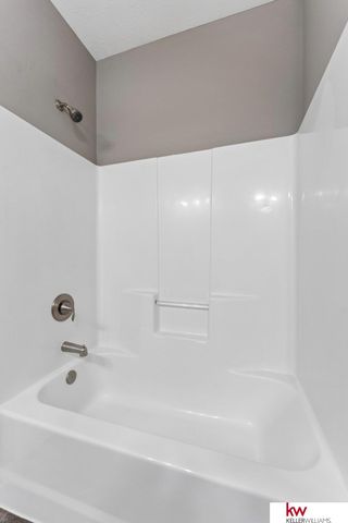10609 S 111th Street, Papillion, NE 68046