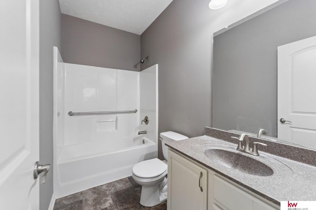 10609 S 111th Street, Papillion, NE 68046