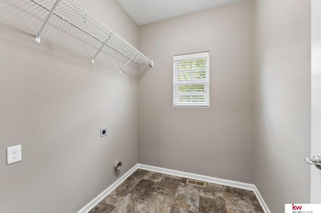 10609 S 111th Street, Papillion, NE 68046