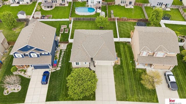 10609 S 111th Street, Papillion, NE 68046