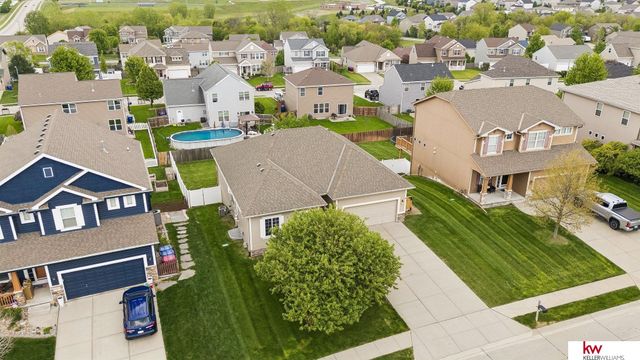 10609 S 111th Street, Papillion, NE 68046