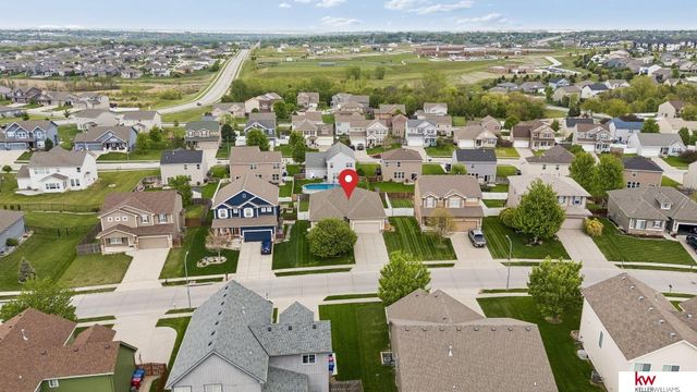 10609 S 111th Street, Papillion, NE 68046