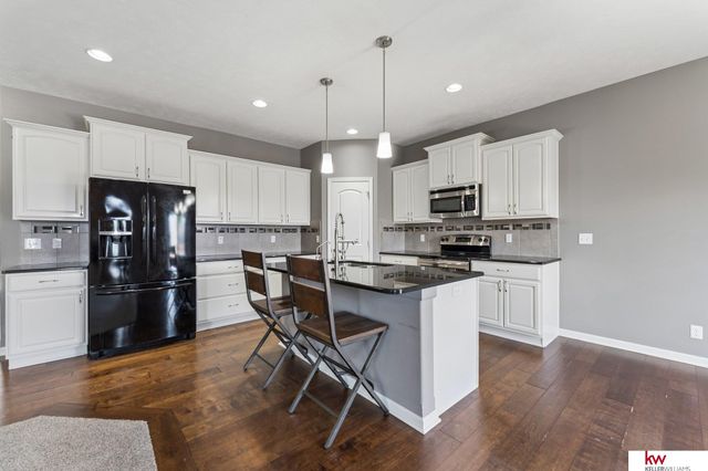 10609 S 111th Street, Papillion, NE 68046