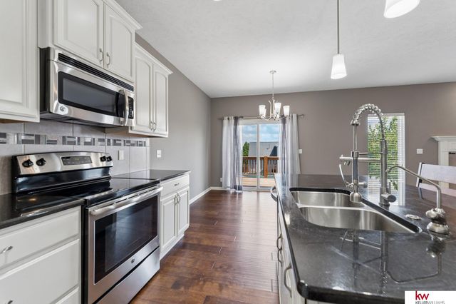 10609 S 111th Street, Papillion, NE 68046
