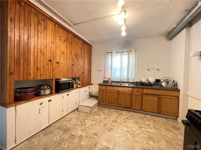 222 Bassett Street, Syracuse, NY 13210