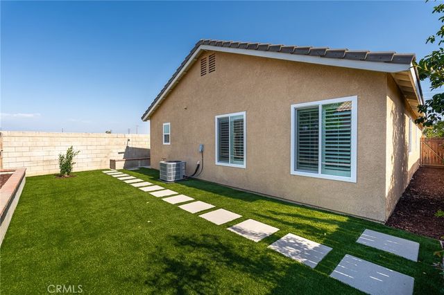 1147 Bronze Star Court, Colton, CA 92324