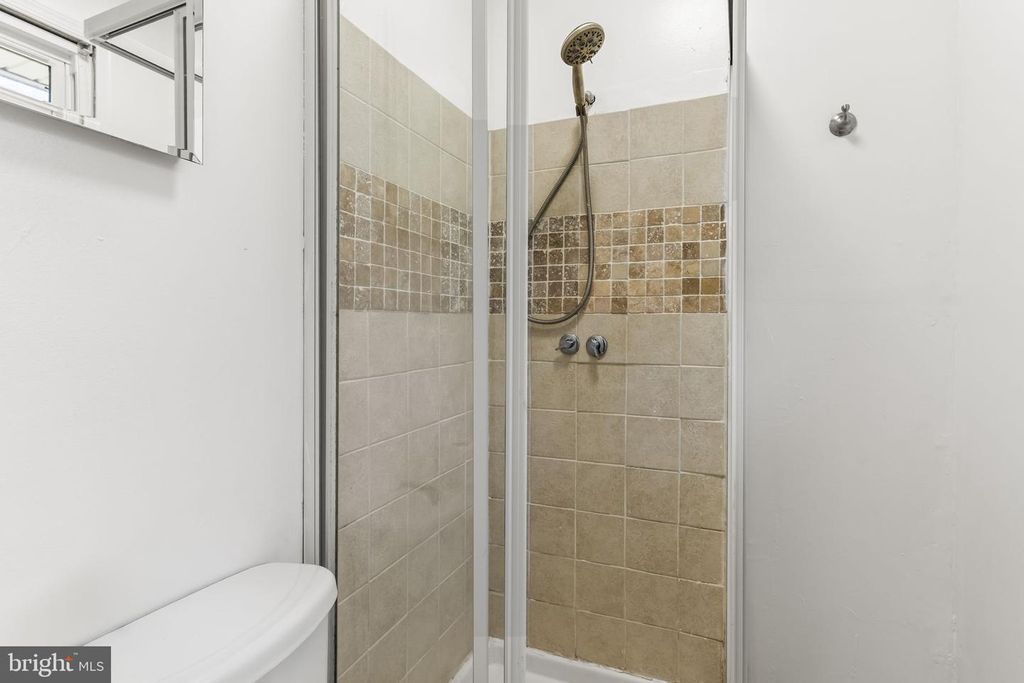 Image 15 of property listing at 8400 WARREN DR, Pomfret, MD 20675