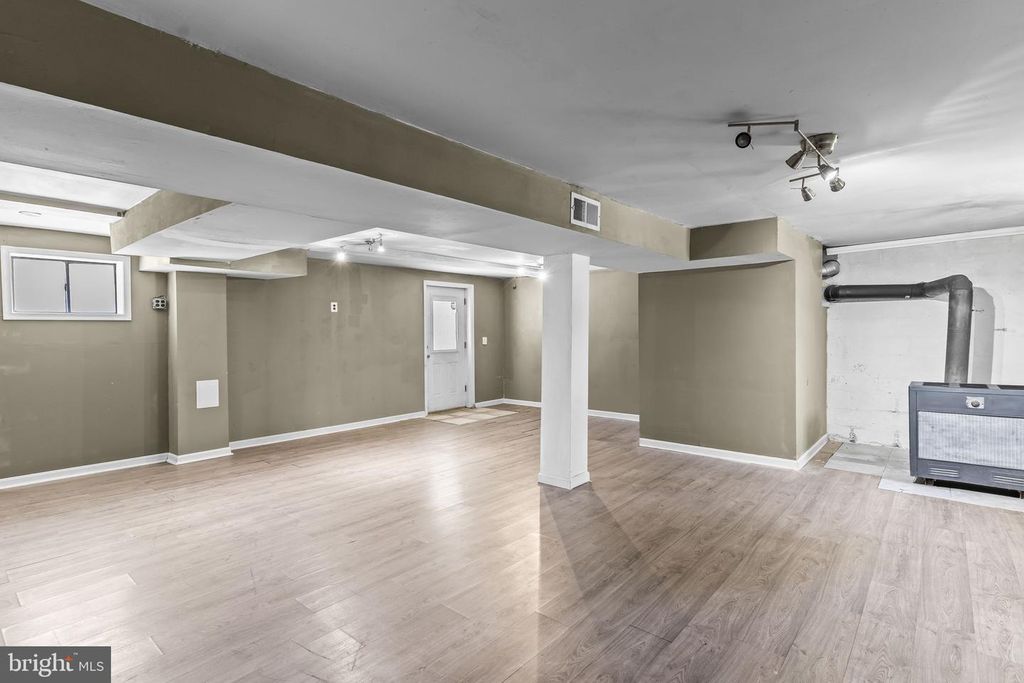 Image 18 of property listing at 8400 WARREN DR, Pomfret, MD 20675