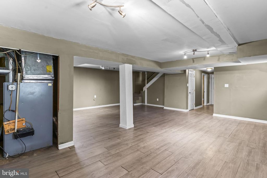 Image 19 of property listing at 8400 WARREN DR, Pomfret, MD 20675