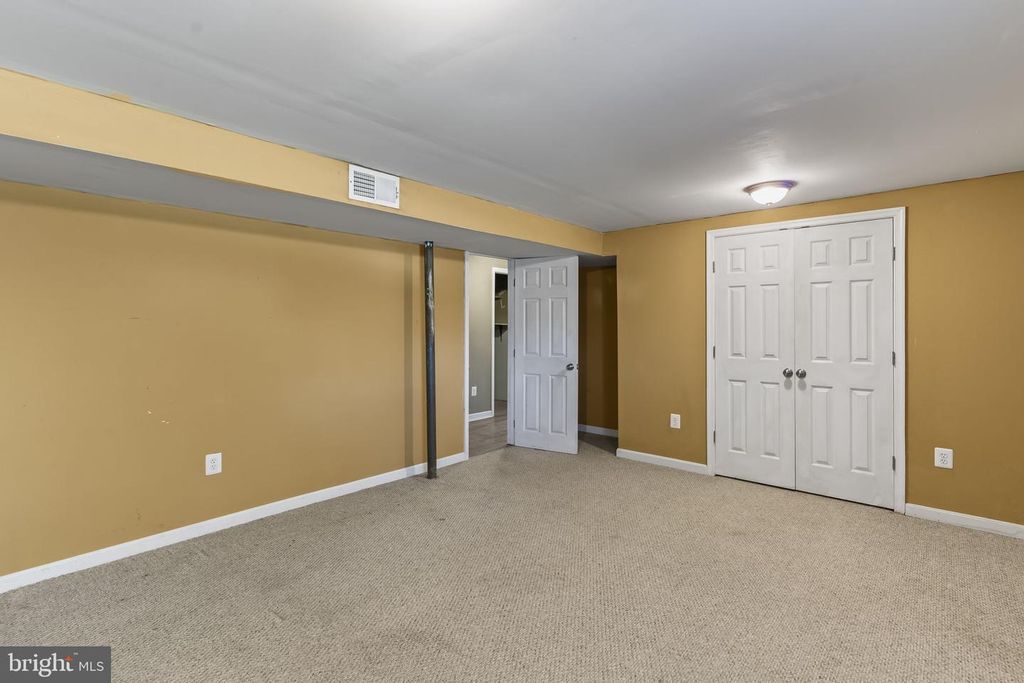 Image 24 of property listing at 8400 WARREN DR, Pomfret, MD 20675