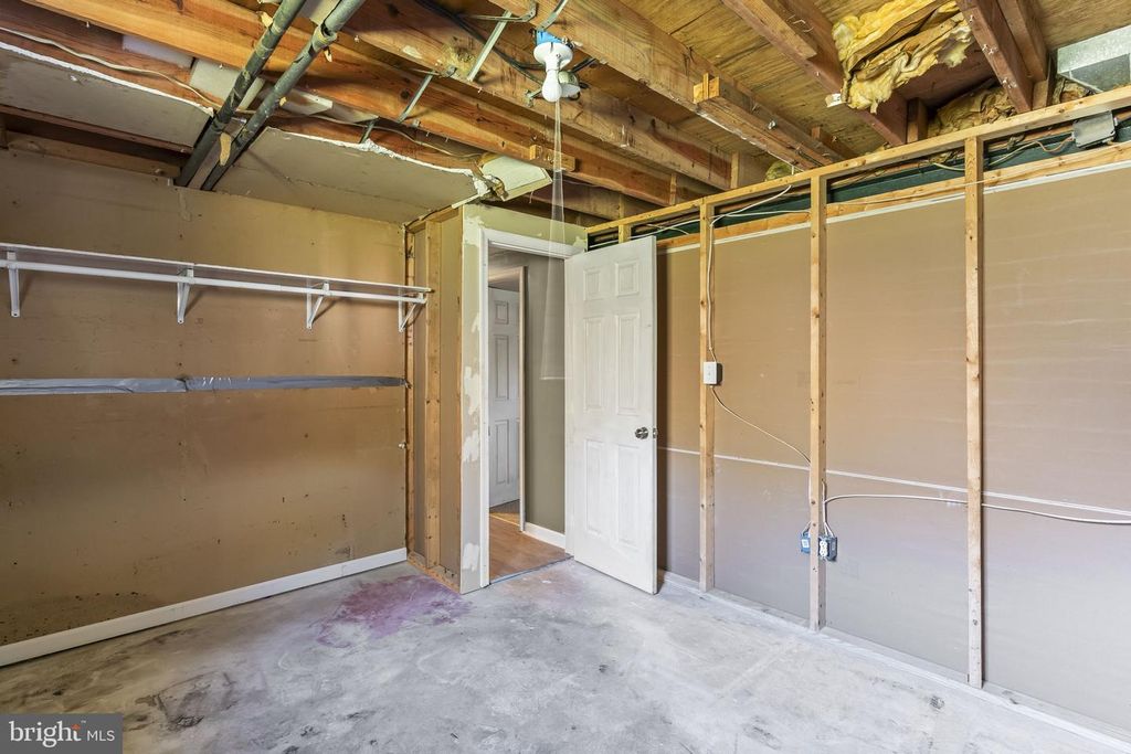 Image 26 of property listing at 8400 WARREN DR, Pomfret, MD 20675