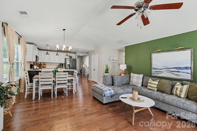 4727 Mcclure Road, Charlotte, NC 28216