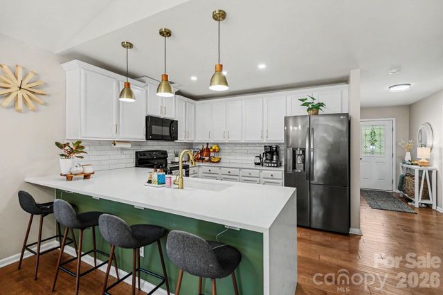 4727 Mcclure Road, Charlotte, NC 28216