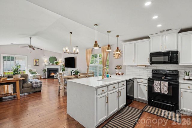 4727 Mcclure Road, Charlotte, NC 28216