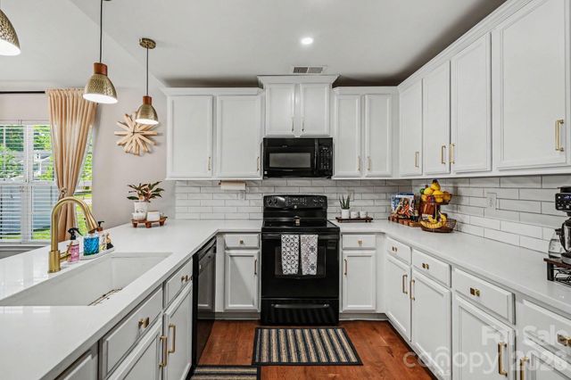 4727 Mcclure Road, Charlotte, NC 28216