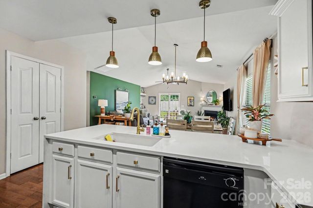 4727 Mcclure Road, Charlotte, NC 28216