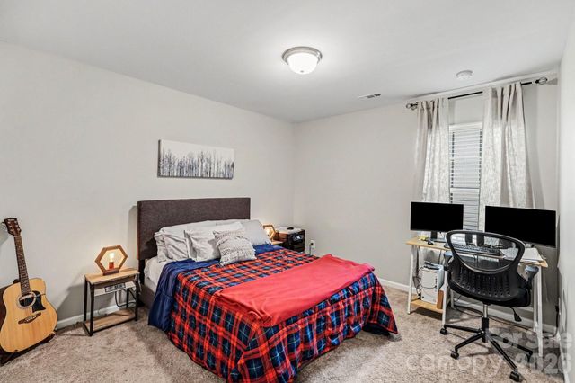 4727 Mcclure Road, Charlotte, NC 28216