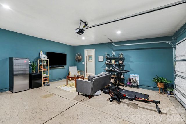 4727 Mcclure Road, Charlotte, NC 28216