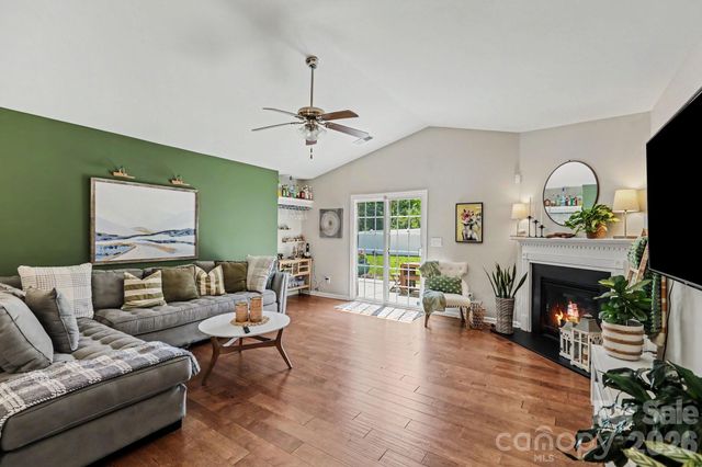4727 Mcclure Road, Charlotte, NC 28216
