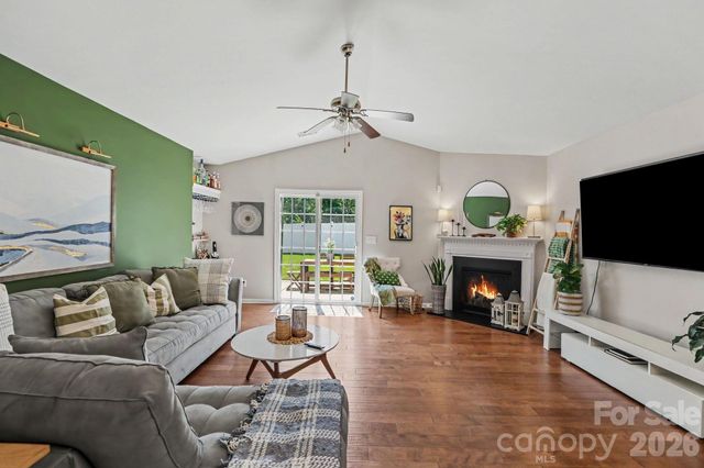 4727 Mcclure Road, Charlotte, NC 28216