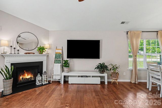 4727 Mcclure Road, Charlotte, NC 28216