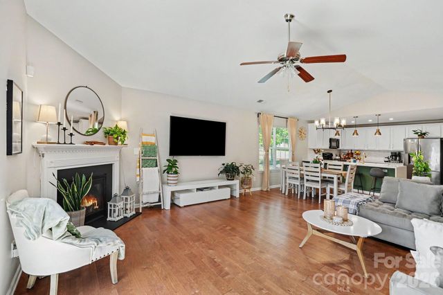 4727 Mcclure Road, Charlotte, NC 28216