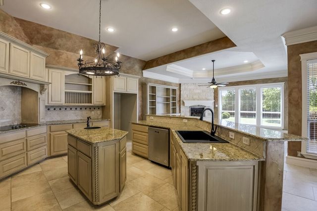 1320 N Creek Circle, Waxahachie, TX 75165