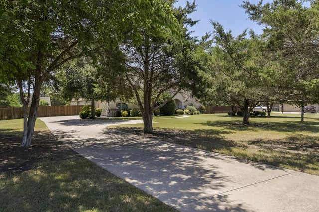 1320 N Creek Circle, Waxahachie, TX 75165