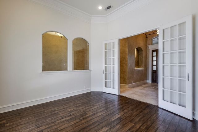 1320 N Creek Circle, Waxahachie, TX 75165