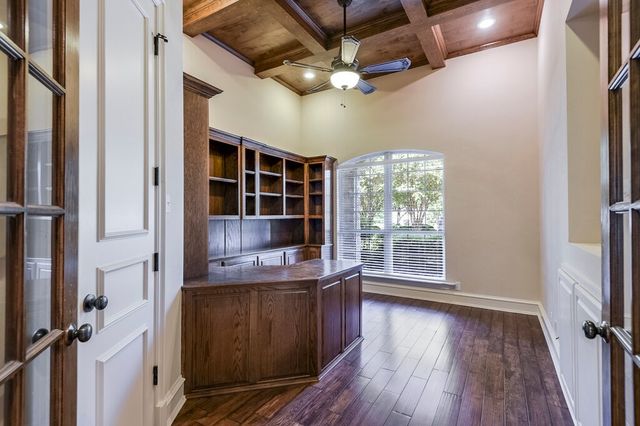 1320 N Creek Circle, Waxahachie, TX 75165