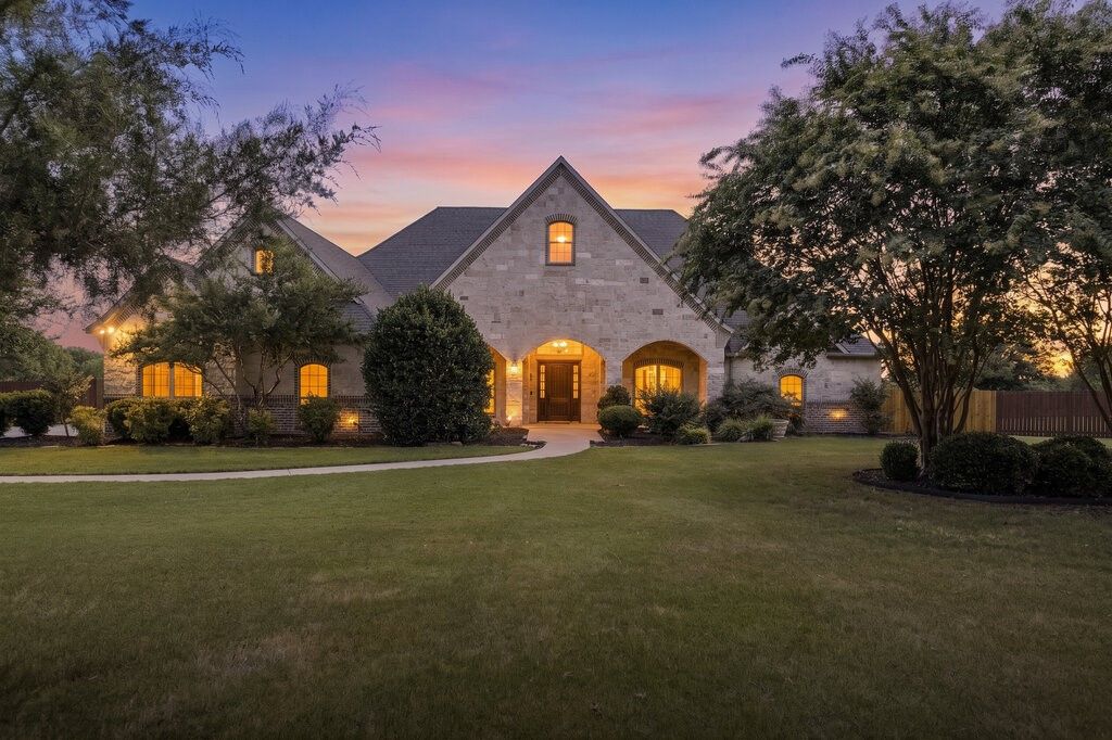 1320 N Creek Circle, Waxahachie, TX 75165