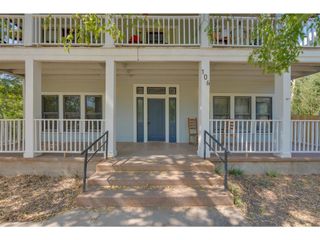 106 S Avenue A A, Elgin, TX 78621