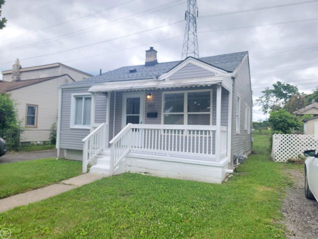 305 South Boulevard W Boulevard, Pontiac, MI 48341
