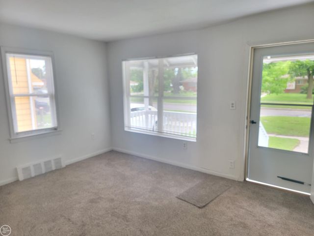 305 South Boulevard W Boulevard, Pontiac, MI 48341